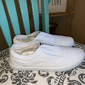 Women’s sneakers size 8